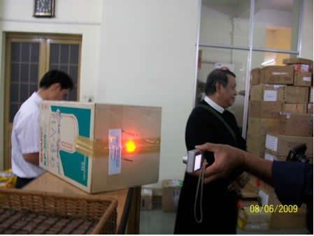 Laptop của linh mục Quang Uy bị tịch thu
