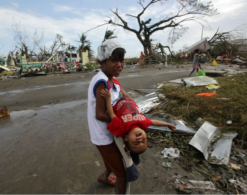 super typhoon haiyan, tacloban city, asean, phi luật tân