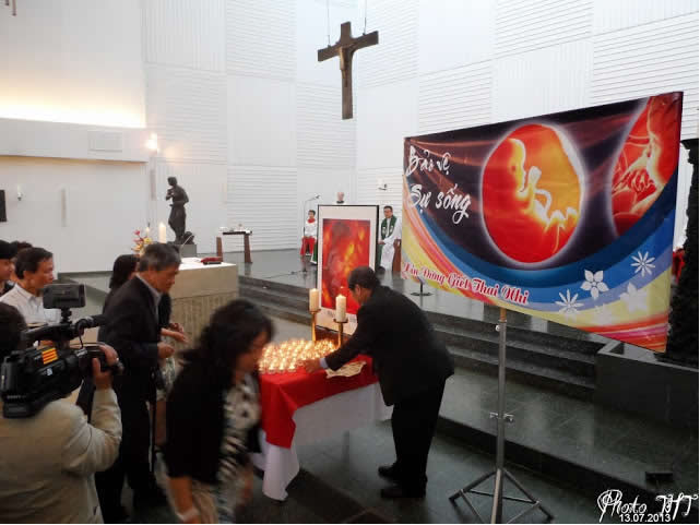 thánh lễ cầu nguyện cho thai nhi bị sát hại do hội vinh sơn tổ chức