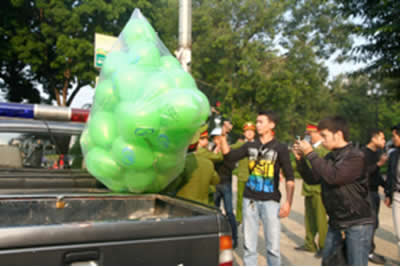 Balloons with slogan “Our human rights must be respected” were confiscated by police