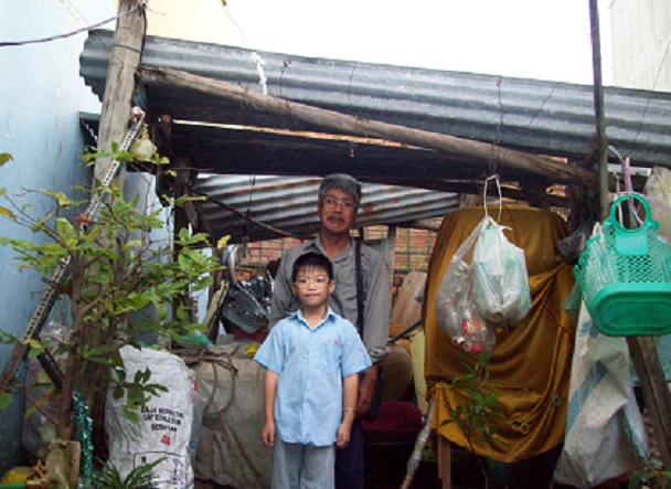 ngo duy the and his family