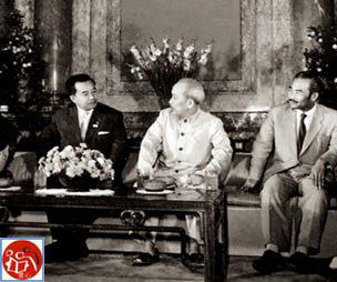 Hoàng thân Souphanouvong, Chủ tịch Mặt trận Lào yêu nước, Hồ Chí Minh và Hoàng thân Suvanna Phuma Thủ tướng Chính phủ Vương quốc Lào