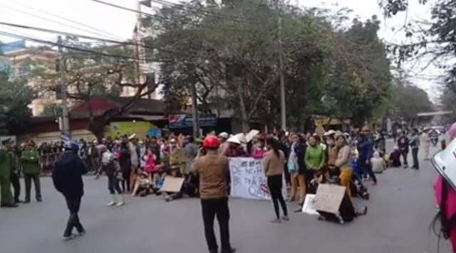 sầm sơn ngư dân biểu tình chống tỉnh Thanh hóa bán biển cho trung cộng