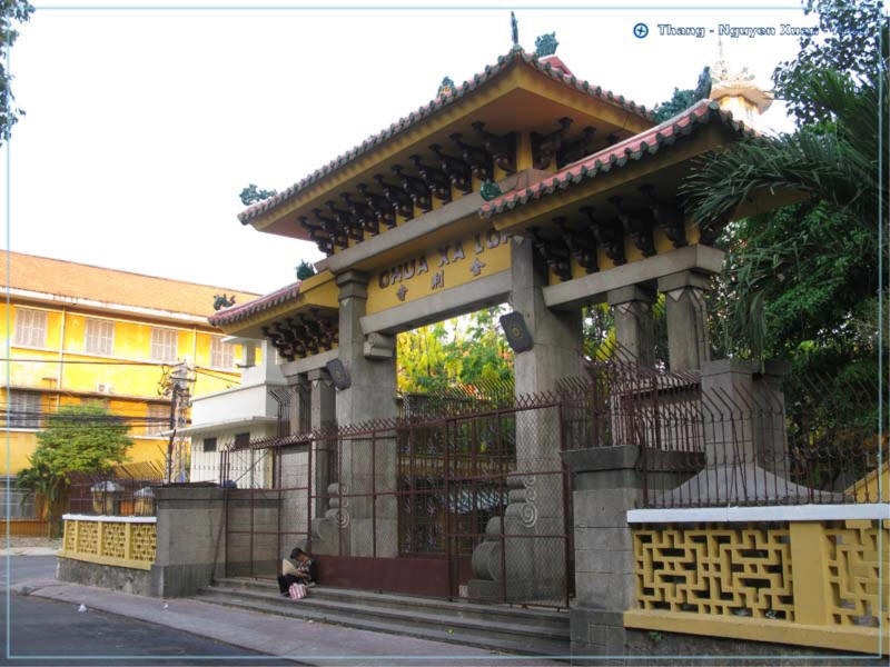 The Construction of Xa-Loi Temple located on Ba Huyen Thanh Quan Street in Saigon.