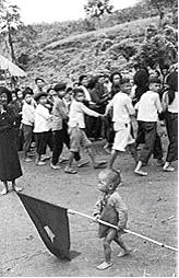 Trẻ em bị buộc đi đấu tố trong cải cách ruộng đất lịch năm 1956